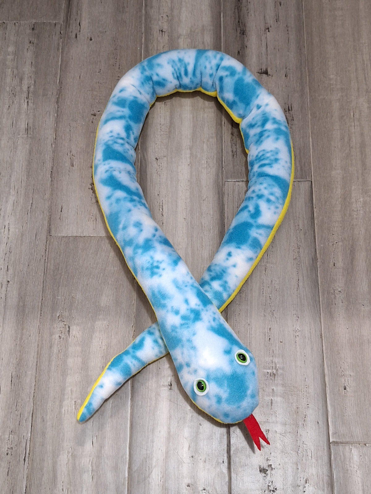 Green Eyed Cloudy Snake